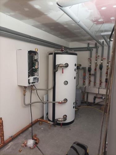 Instalace řady tepelných čerpadel HOTJET do kaskády - Čáslav