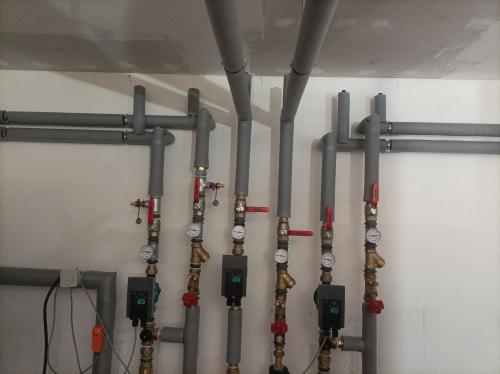 Instalace řady tepelných čerpadel HOTJET do kaskády - Čáslav