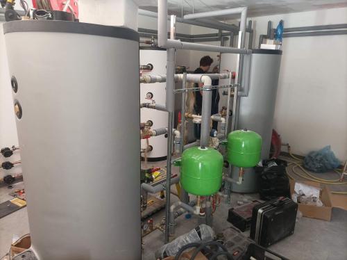 Instalace řady tepelných čerpadel HOTJET do kaskády - Čáslav