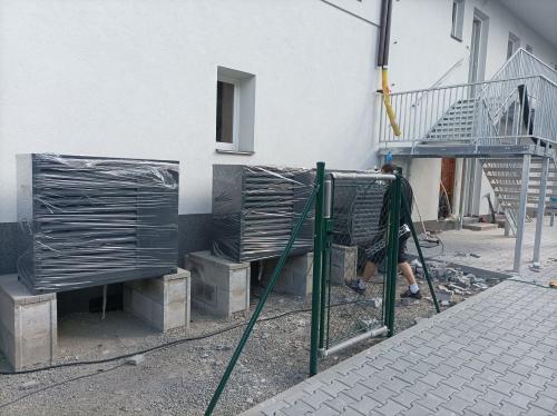 Instalace řady tepelných čerpadel HOTJET do kaskády - Čáslav