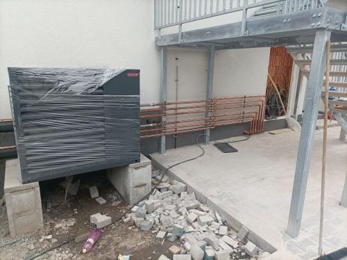 Instalace řady tepelných čerpadel HOTJET do kaskády - Čáslav