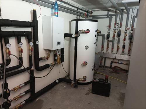 Instalace řady tepelných čerpadel HOTJET do kaskády - Čáslav