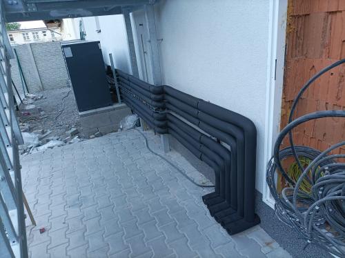 Instalace řady tepelných čerpadel HOTJET do kaskády - Čáslav