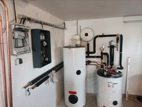 Instalace tepelného čerpadla HOTJET a odborná likvidace staré akumulační nádrže - Černošice