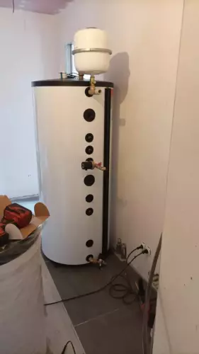 Instalace tepelného čerpadla HOTJET a akumulační nádrže - Kam. Žehrovice