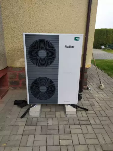 Instalace tepelného čerpadla Vaillant (vnější i vnitřní jednotka), demontáž a eko likvidace starého kotle - Keblov