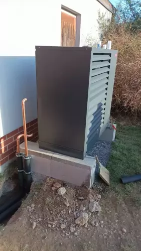 Instalace tepelného čerpadla HOTJET a akumulační nádrže - Skuhrov