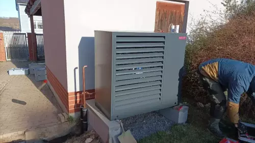 Instalace tepelného čerpadla HOTJET a akumulační nádrže - Skuhrov