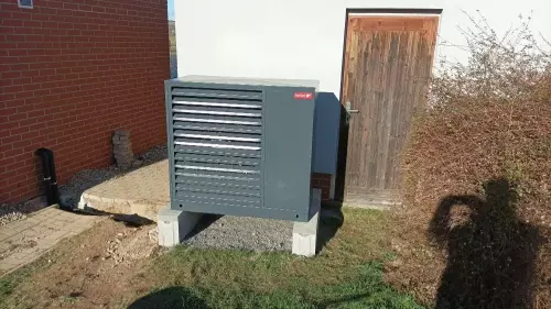 Instalace tepelného čerpadla HOTJET a akumulační nádrže - Skuhrov