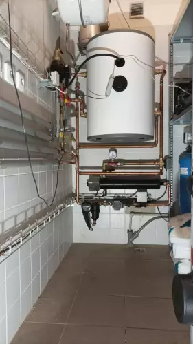 Instalace tepelného čerpadla HOTJET a akumulační nádrže - Skuhrov