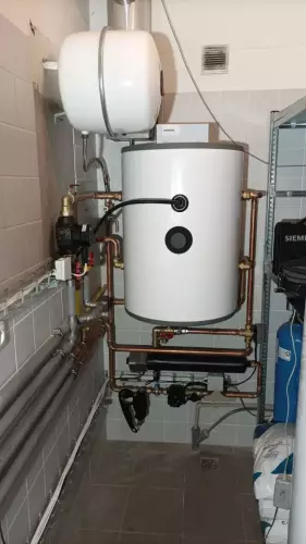 Instalace tepelného čerpadla HOTJET a akumulační nádrže - Skuhrov