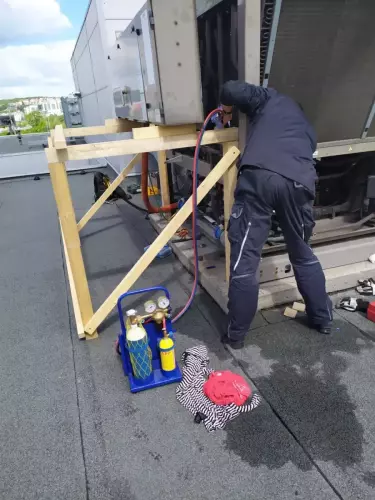 Výměna filtrdehydrátoru u jednotky RIEDEL - Praha Spořilov