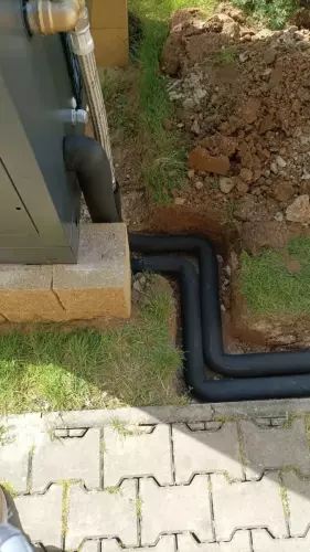 Instalace tepelného čerpadla HOTJET a akumulační nádrže - Uhl. Janovice