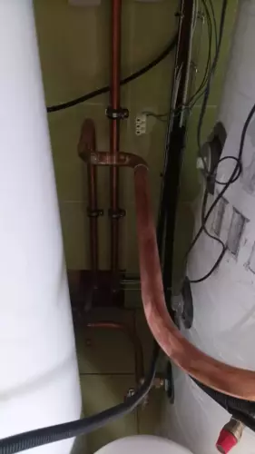 Instalace tepelného čerpadla HOTJET a akumulační nádrže - Uhl. Janovice