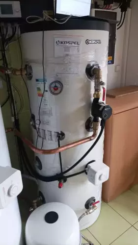 Instalace tepelného čerpadla HOTJET a akumulační nádrže - Uhl. Janovice